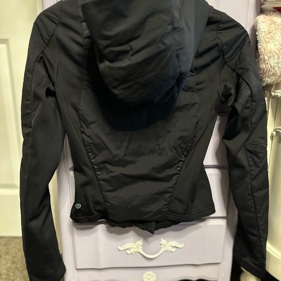Pace yourself Lululemon jacket size 4 - Picture 4 of 4